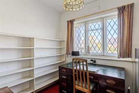 6 bedroom Detached house for sale in Grimwade Avenue, Croydon