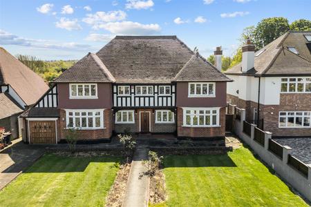 6 bedroom Detached house for sale in Grimwade Avenue, Croydon