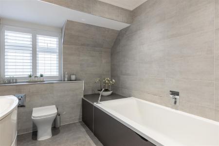 5 bedroom Detached house for sale in Pine Coombe, Croydon