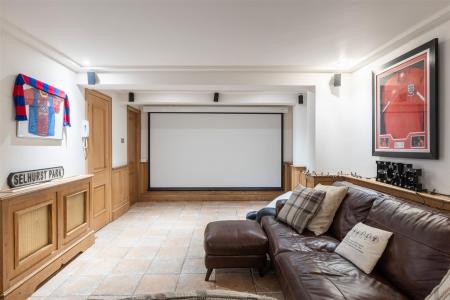 5 bedroom Detached house for sale in Pine Coombe, Croydon