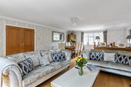 5 bedroom Detached house for sale in Pine Coombe, Croydon