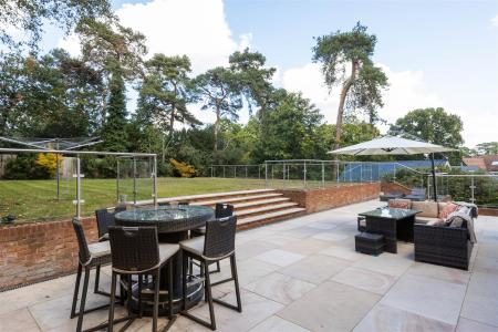 5 bedroom Detached house for sale in Pine Coombe, Croydon
