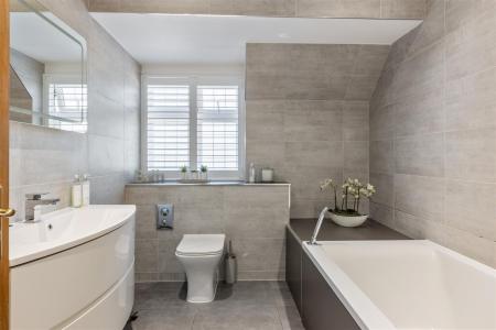 5 bedroom Detached house for sale in Pine Coombe, Croydon
