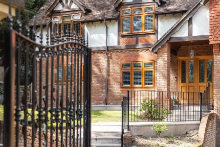 5 bedroom Detached house for sale in Pine Coombe, Croydon