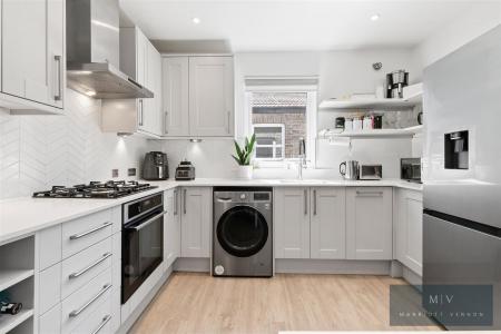 2 bedroom Flat to let in Davidson Road, Croydon