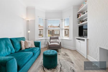 2 bedroom Flat to let in Davidson Road, Croydon