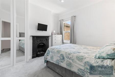 2 bedroom Flat to let in Davidson Road, Croydon
