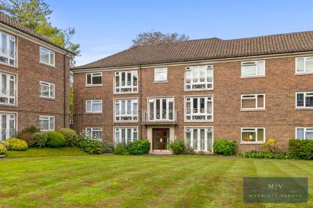 2 bedroom Flat to let in Addiscombe Road, Croydon