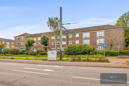 2 bedroom Flat to let in Addiscombe Road, Croydon