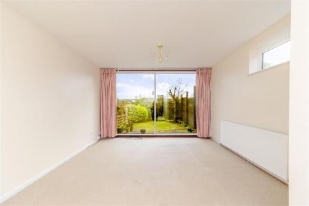 2 bedroom End of terrace house to let in Alpine Close, Croydon