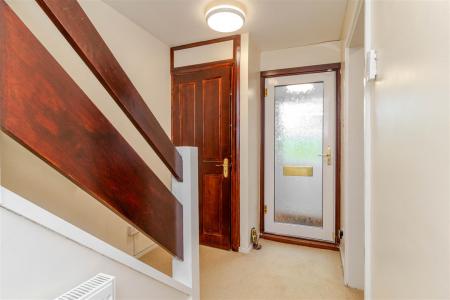 2 bedroom End of terrace house to let in Alpine Close, Croydon