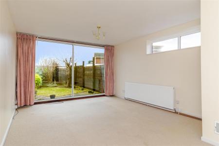 2 bedroom End of terrace house to let in Alpine Close, Croydon