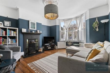2 bedroom Semi-detached house for sale in Chelsham Road, South Croydon