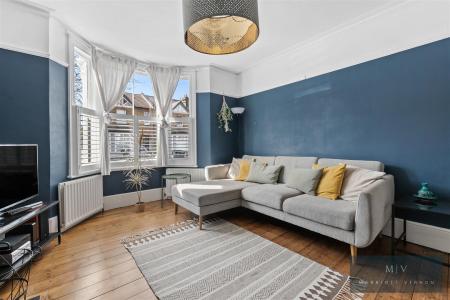 2 bedroom Semi-detached house for sale in Chelsham Road, South Croydon
