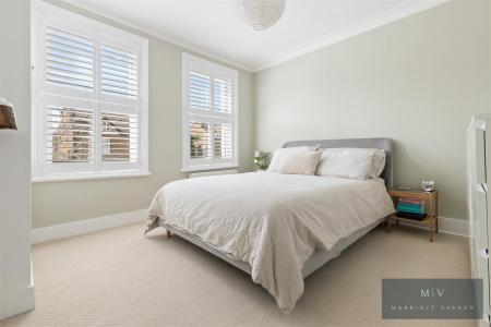 2 bedroom Semi-detached house for sale in Chelsham Road, South Croydon