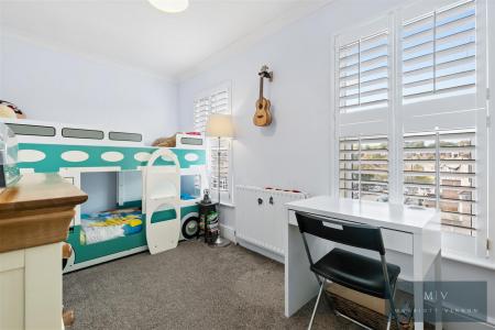 3 bedroom Terraced House for sale in Chelsham Road, South Croydon