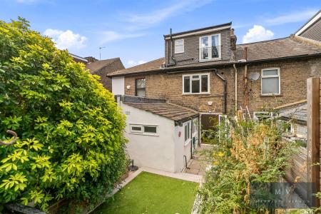 3 bedroom Terraced House for sale in Chelsham Road, South Croydon