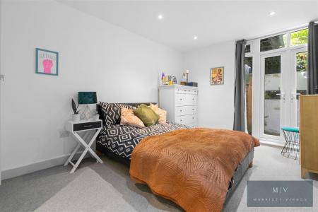 2 bedroom Flat for sale in Croham Road, South Croydon