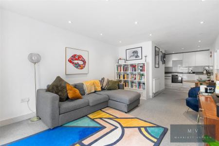 2 bedroom Flat for sale in Croham Road, South Croydon