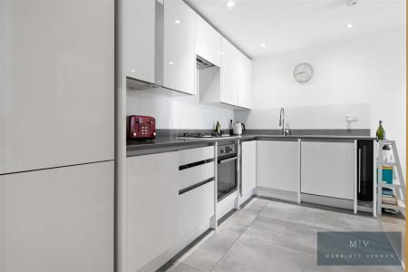 2 bedroom Flat for sale in Croham Road, South Croydon