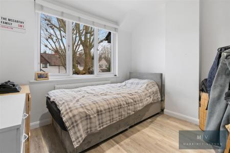 2 bedroom End of terrace house for sale in Colston Avenue, Carshalton