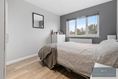 2 bedroom End of terrace house for sale in Colston Avenue, Carshalton