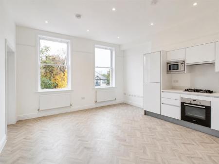 1 bedroom Flat to let in South Park Hill Road, South Croydon