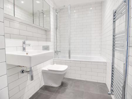 1 bedroom Flat to let in South Park Hill Road, South Croydon