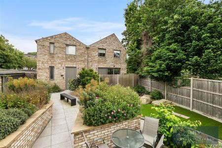 1 bedroom Flat to let in South Park Hill Road, South Croydon
