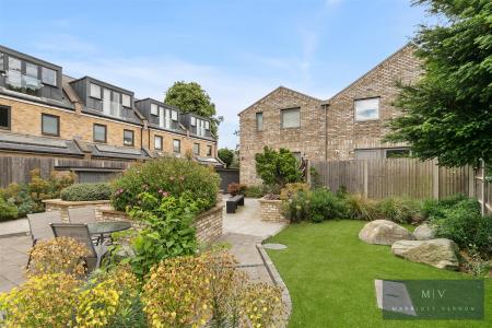 1 bedroom Flat to let in South Park Hill Road, South Croydon