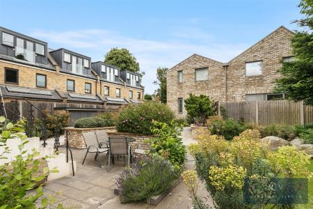 1 bedroom Flat to let in South Park Hill Road, South Croydon