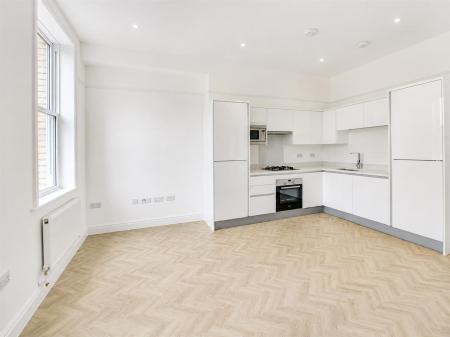 1 bedroom Flat to let in South Park Hill Road, South Croydon