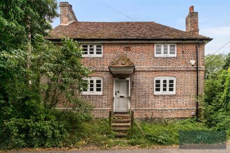 3 bedroom Detached house for sale in Maypole Road, Orpington