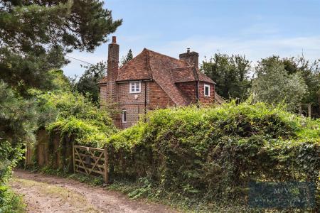 3 bedroom Detached house for sale in Maypole Road, Orpington