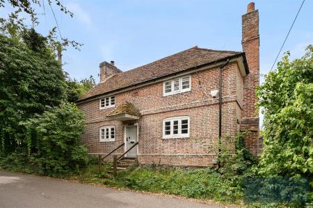 3 bedroom Detached house for sale in Maypole Road, Orpington