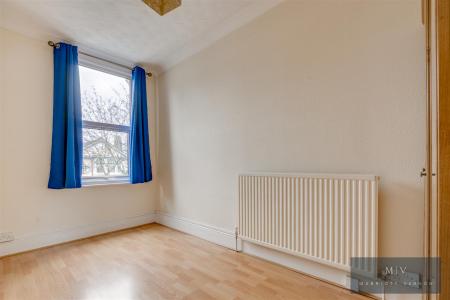 2 bedroom Flat for sale in Woodstock Road, Croydon
