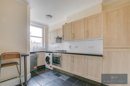 2 bedroom Flat for sale in Woodstock Road, Croydon