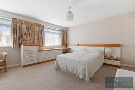 2 bedroom Flat for sale in Cotelands, Croydon