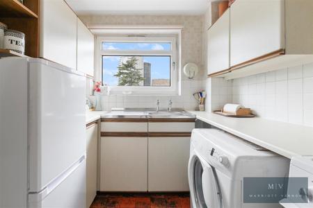 2 bedroom Flat for sale in Cotelands, Croydon