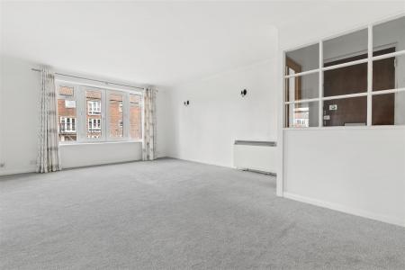 2 bedroom Flat for sale in Addiscombe Road, Croydon