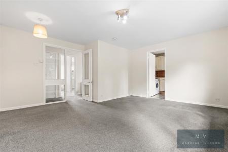2 bedroom Flat for sale in Bardsley Close, Croydon