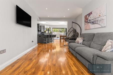 3 bedroom Semi-detached house for sale in Hurst Road, Croydon