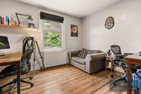 4 bedroom Semi-detached house for sale in Selsdon Road, South Croydon