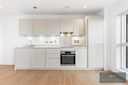 2 bedroom Flat for sale in Cherry Orchard Road, Croydon