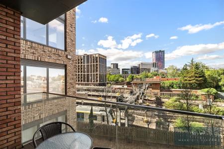 2 bedroom Flat for sale in Cherry Orchard Road, Croydon