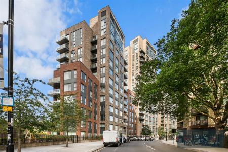 2 bedroom Flat for sale in Cherry Orchard Road, Croydon