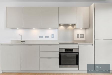 2 bedroom Flat for sale in Cherry Orchard Road, Croydon