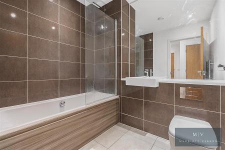 2 bedroom Flat for sale in Cherry Orchard Road, Croydon