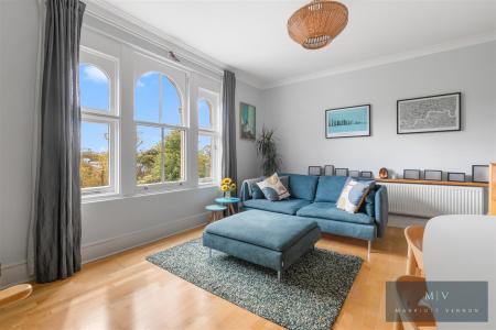 2 bedroom Flat for sale in Selborne Road, Croydon