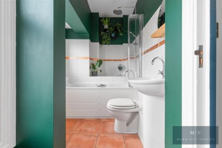2 bedroom Flat for sale in Selborne Road, Croydon